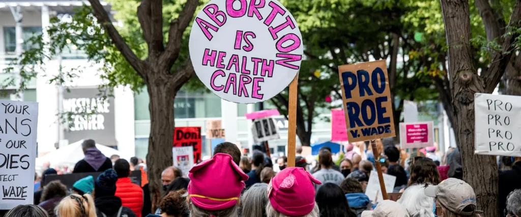 Manifestación a favor del derecho al aborto y el uso de Cytotec